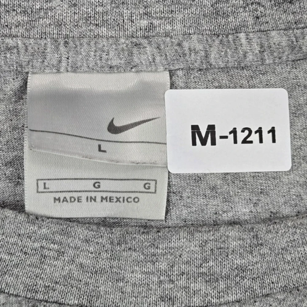 VINTAGE Nike Men Shirt L Gray Football Swoosh Logo Graphic Print Short Sleeve‎